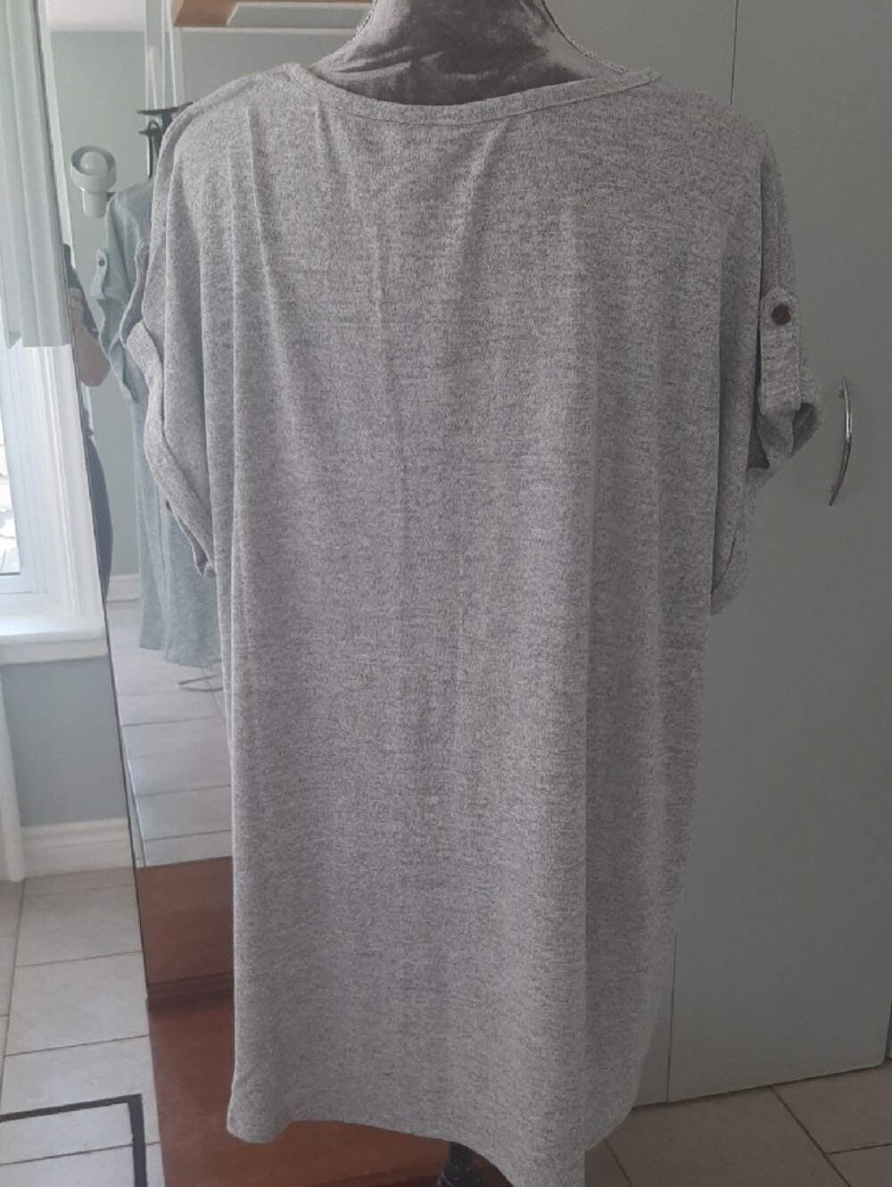 2 DYE 4🤍NWOT Heathered Light Gray Short Sleeve Button-Accent Tunic Sz 3X - Picture 5 of 10